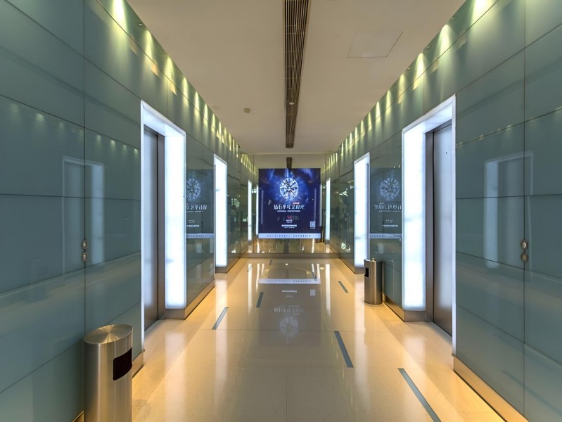 宏伊国际广场电梯厅