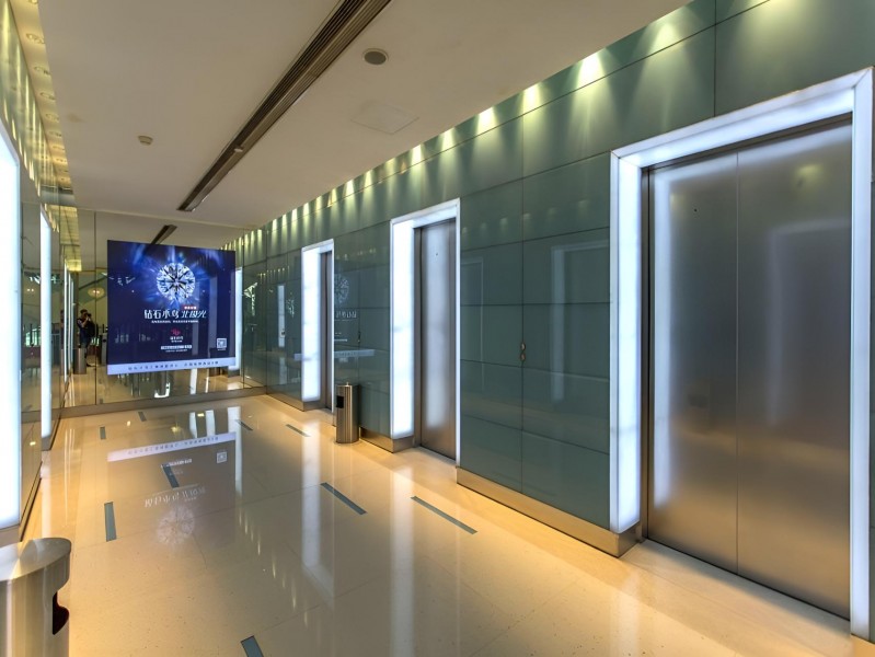 宏伊国际广场电梯厅