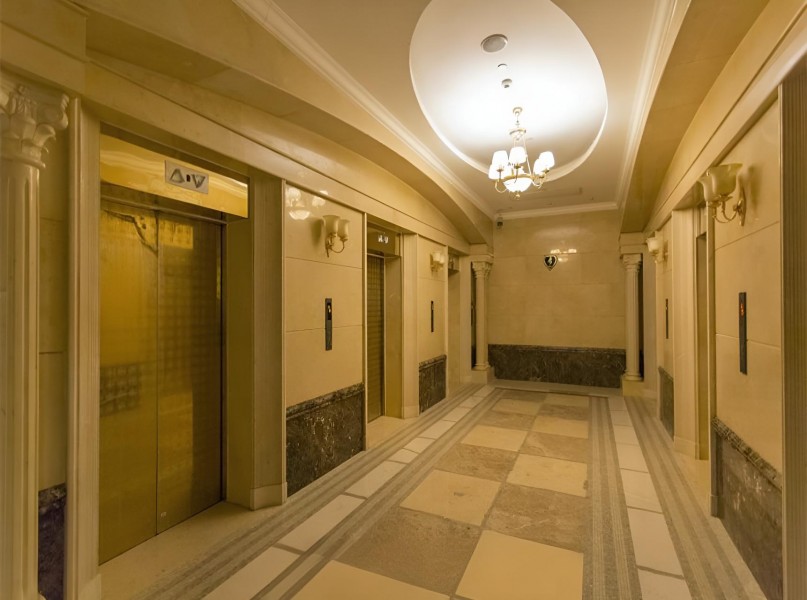 久事商务大厦(国企楼盘)电梯厅