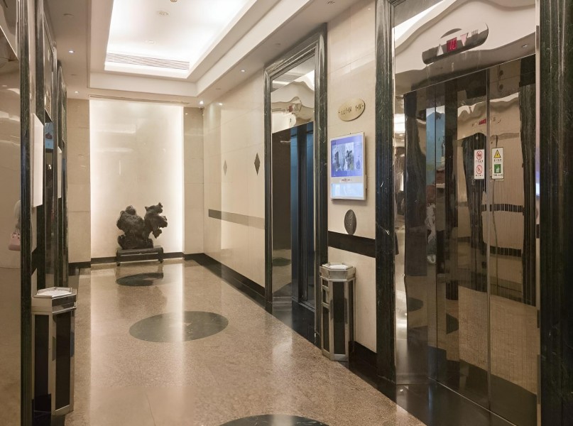 黄浦金融广场电梯厅